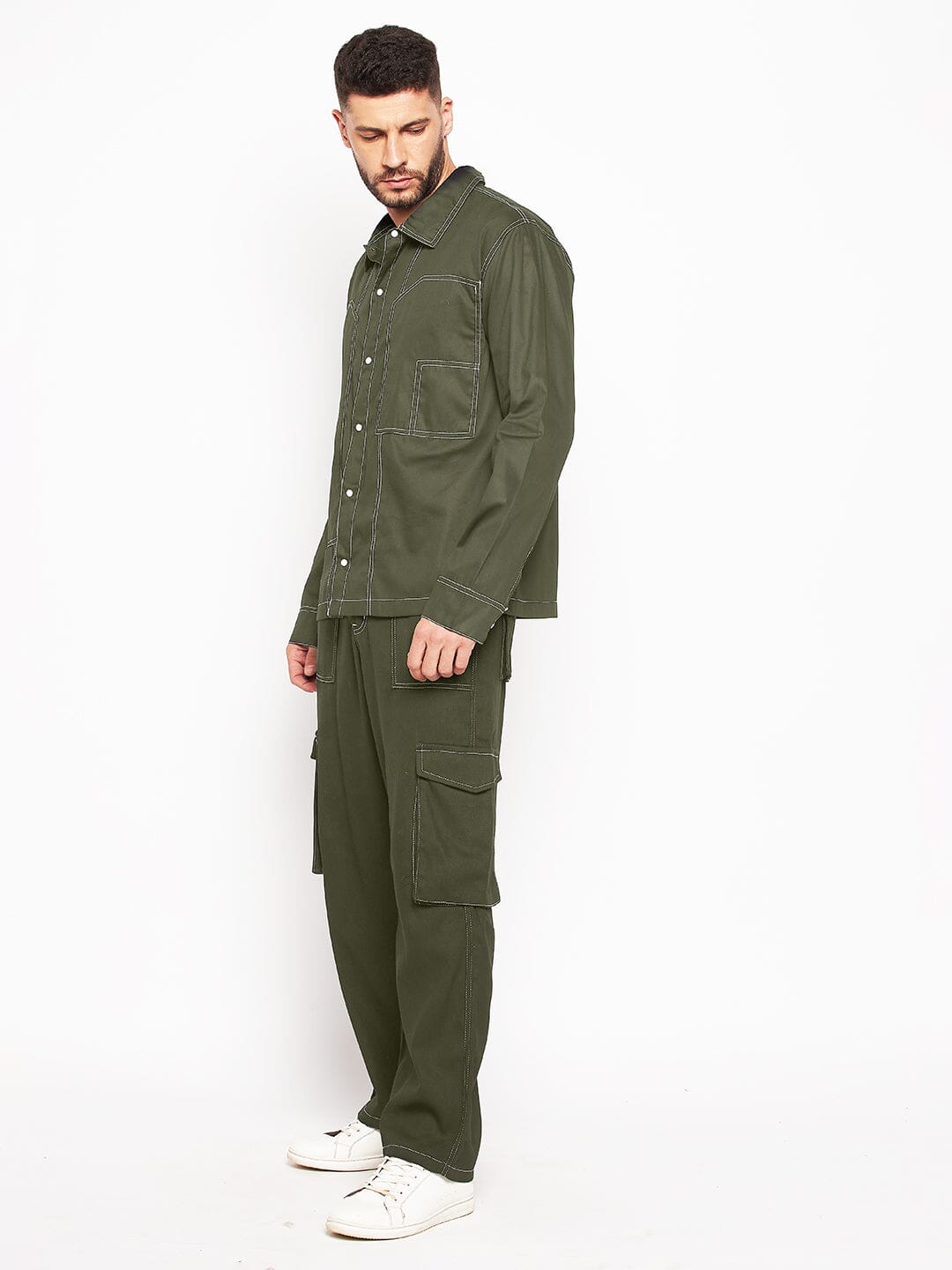 What colors look good with olive green pants? - Quora